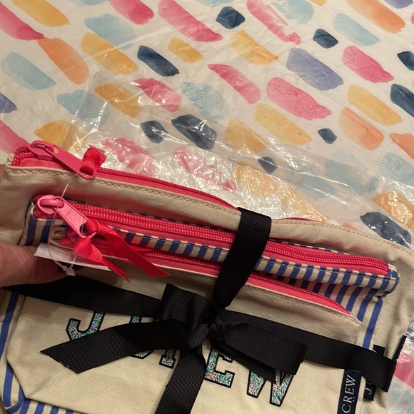 NWT J Crew 3 cosmetic bags, different sizes, colorful with pink zippers. - Picture 11 of 13
